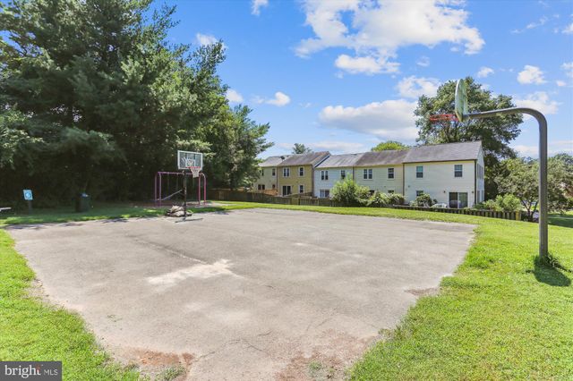 $900,000 | 5 Halifax Court, Rockville, MD 20850