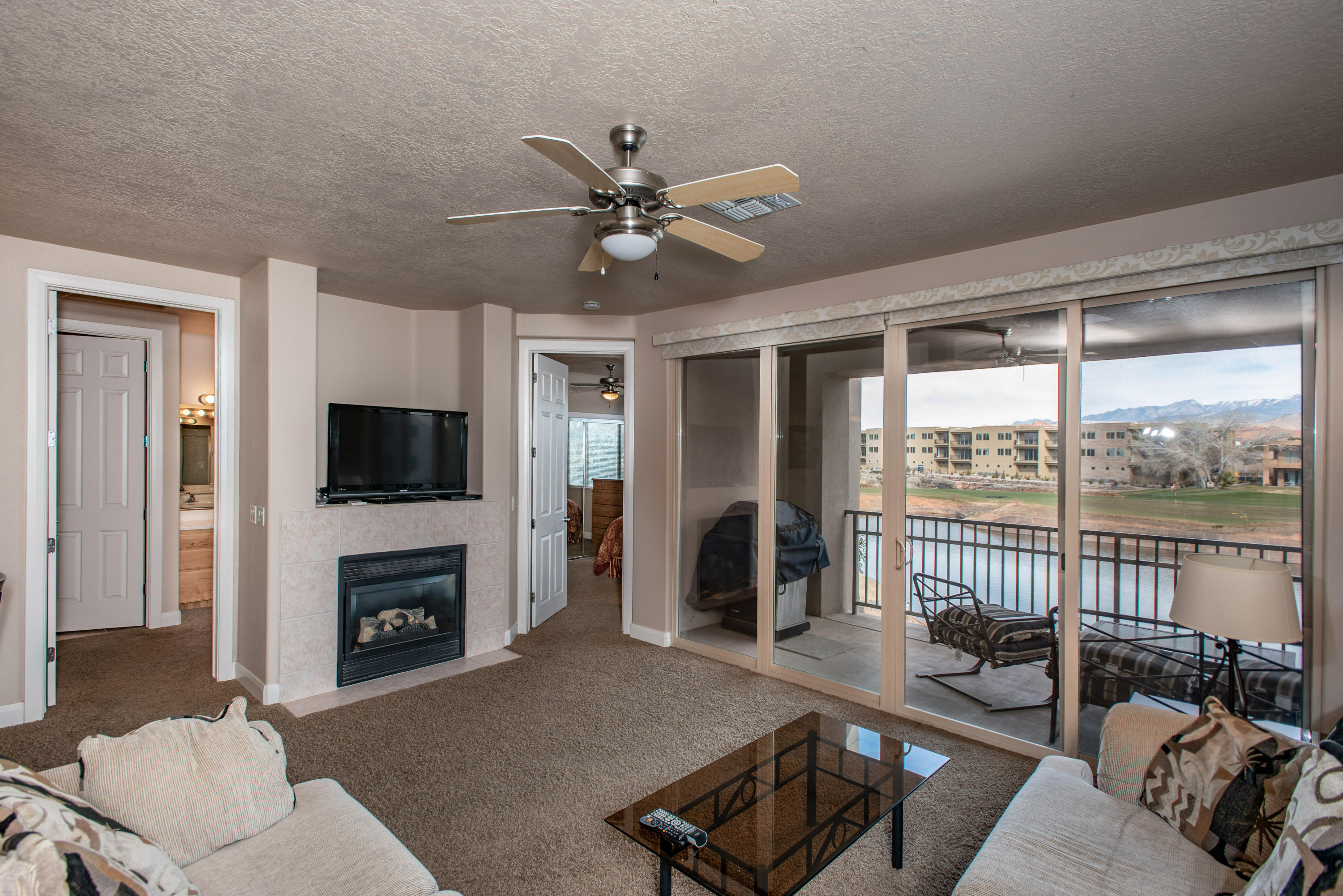 Gas fireplace