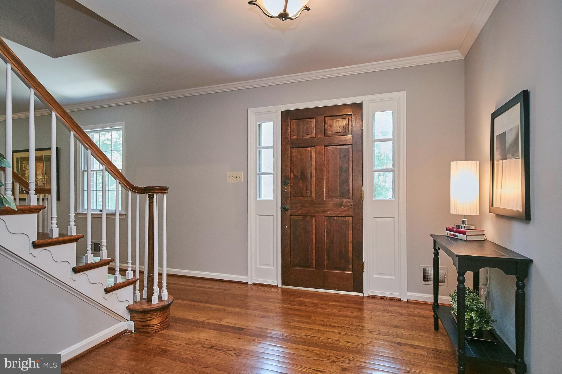 1624 8th Place McLean, VA 22101 - Photo 4 of 29 Welcoming Foyer
