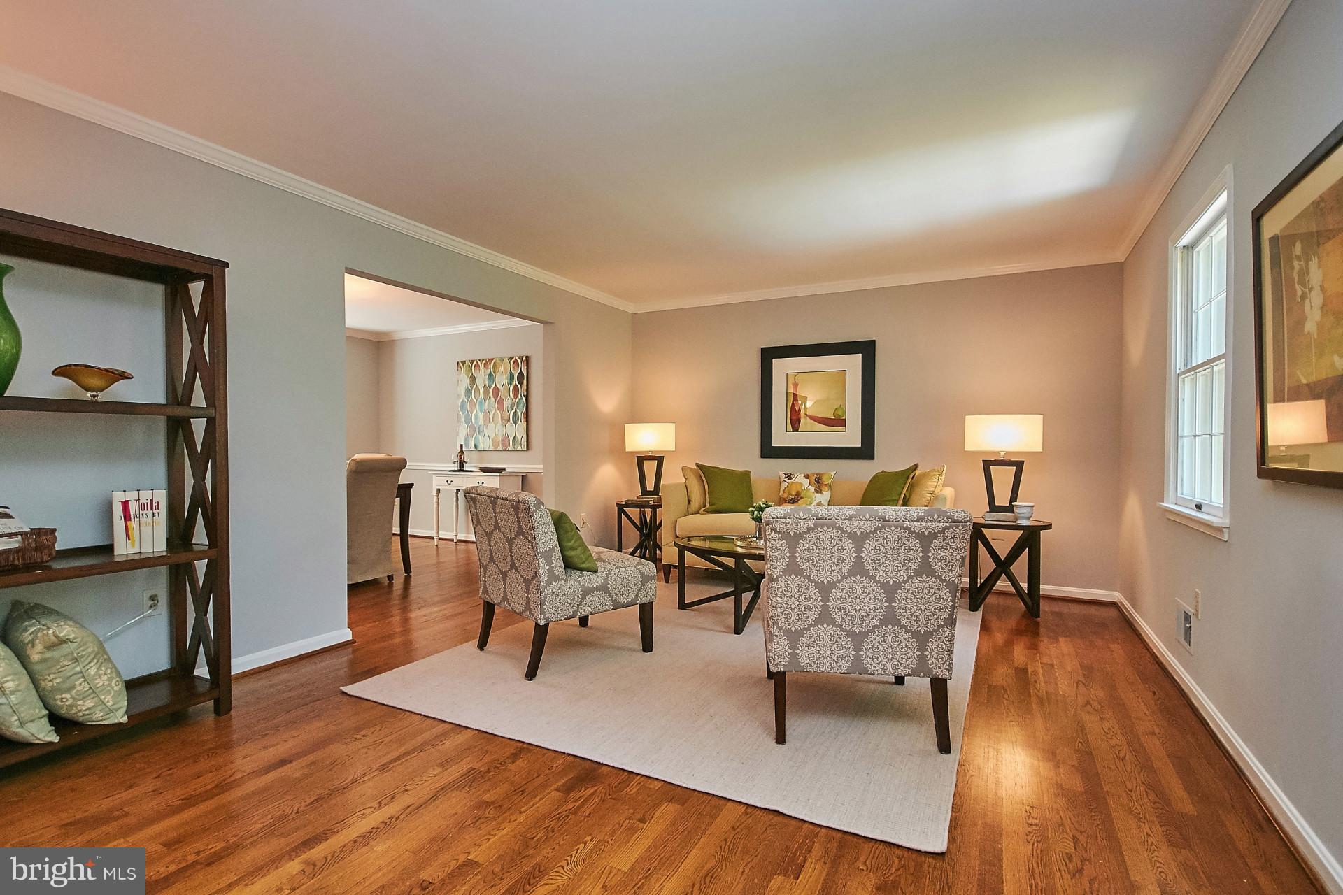 1624 8th Place McLean, VA 22101 - Photo 5 of 29 Living Room with crown molding and hardwood floors