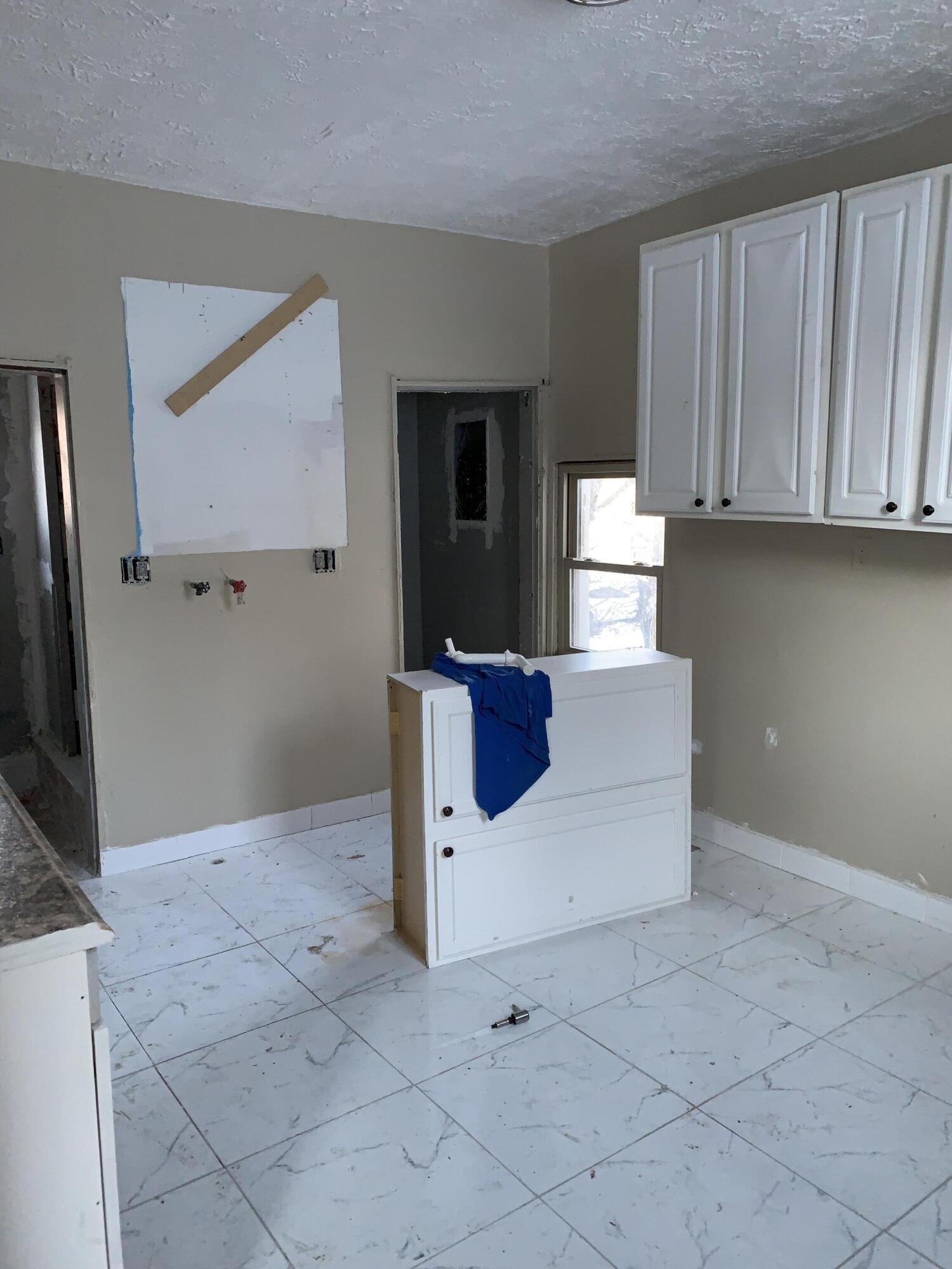 360 Gallagher Street Springfield, OH 45505 - Photo 3 of 10 Gallery Image 3