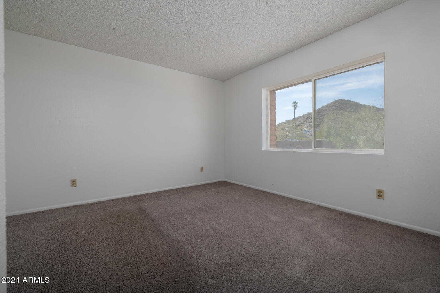 10411 North 11th Avenue, Unit 40 Phoenix, AZ 85021 - Photo 11 of 12 10411 N 11th Ave 40 Phoenix - 240-HDR