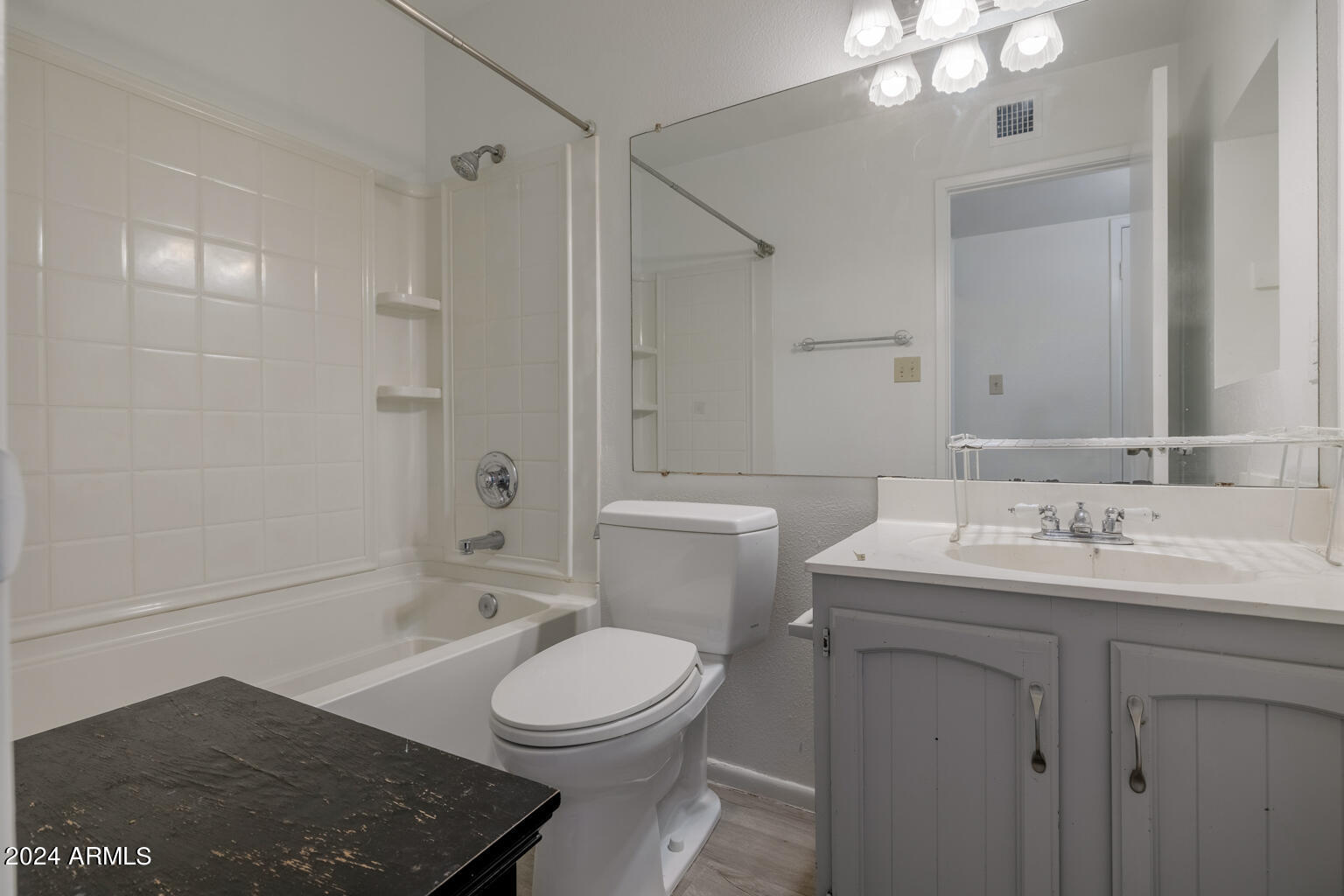 10411 North 11th Avenue, Unit 40 Phoenix, AZ 85021 - Photo 12 of 12 10411 N 11th Ave 40 Phoenix - 245-HDR