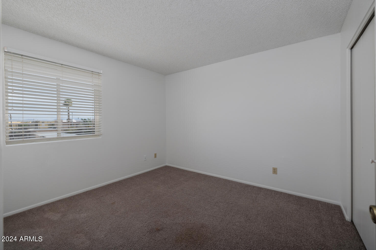 10411 North 11th Avenue, Unit 40 Phoenix, AZ 85021 - Photo 10 of 12 10411 N 11th Ave 40 Phoenix - 235-HDR