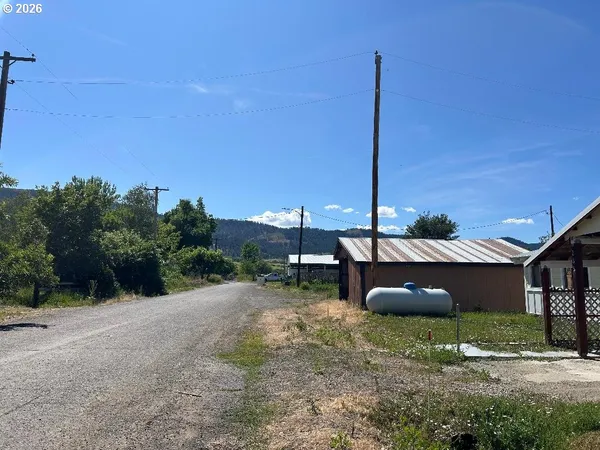 $174,900 | 238 West Dawson Street, Halfway, OR 97834