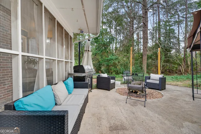 $352,000 | 301 Lake Front Drive, Warner Robins, GA 31088