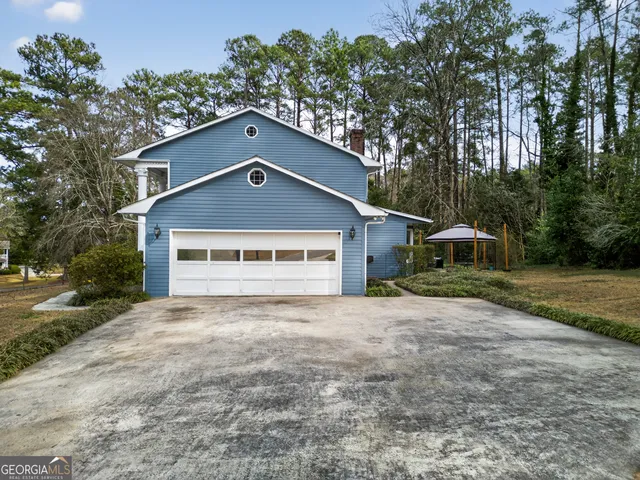 $352,000 | 301 Lake Front Drive, Warner Robins, GA 31088