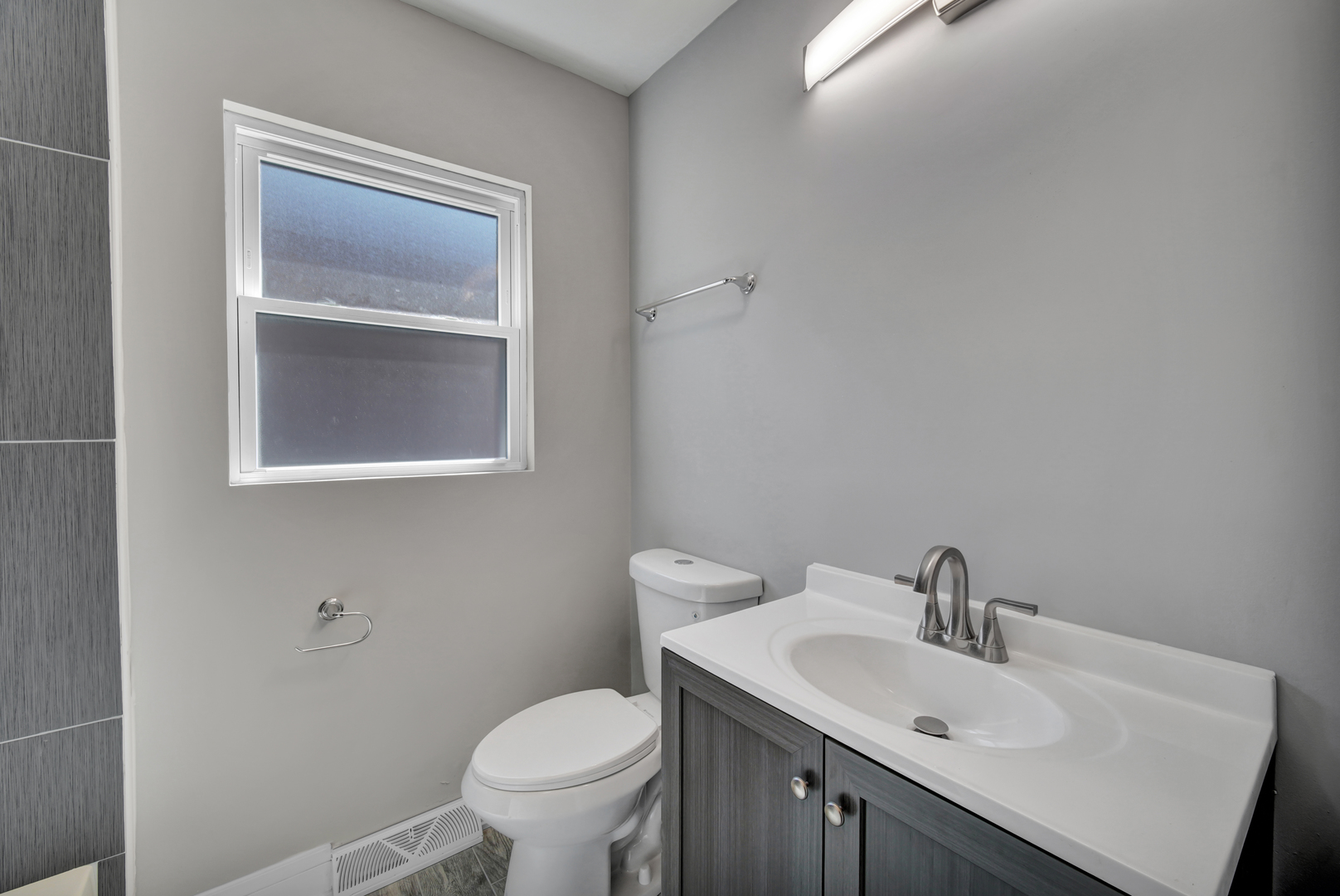 12423 South Normal Avenue Chicago, IL 60628 - Photo 12 of 21