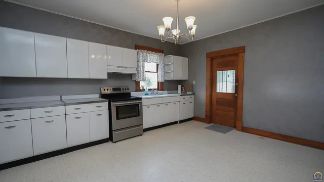 $160,000 | 320 West Street, Havensville, KS 66432