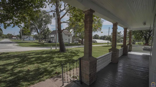 $160,000 | 320 West Street, Havensville, KS 66432