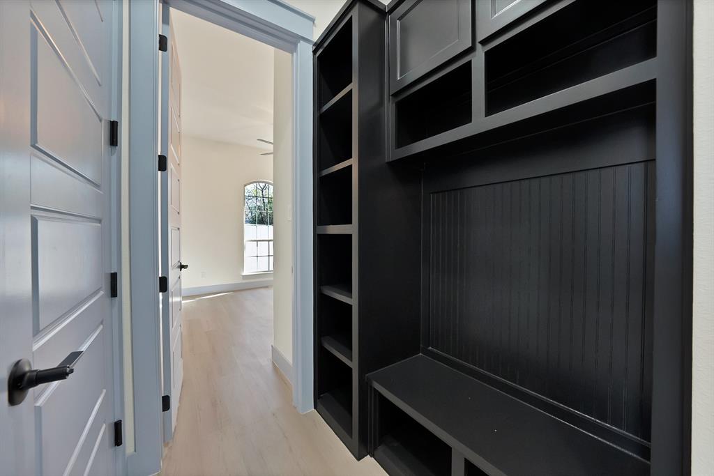 4754 Ramey Avenue Fort Worth, TX 76105 - Photo 19 of 31 a view of walk in closet