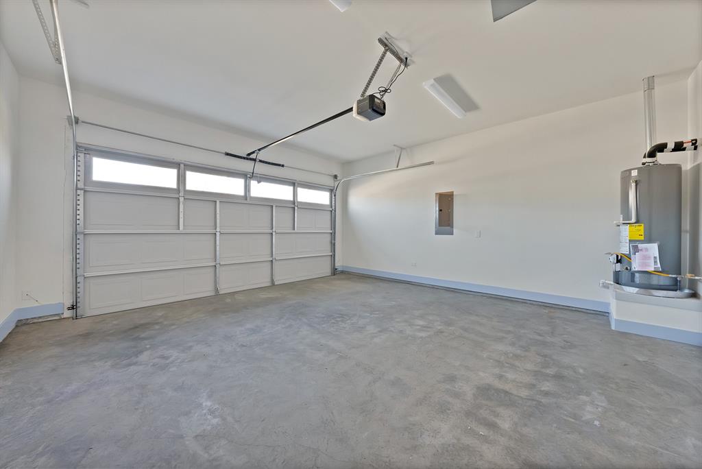 4754 Ramey Avenue Fort Worth, TX 76105 - Photo 22 of 31 a view of a garage