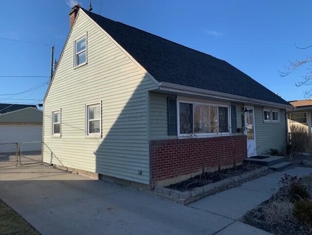 661 Roth Avenue Columbus, OH 43228 - Photo 3 of 27 3