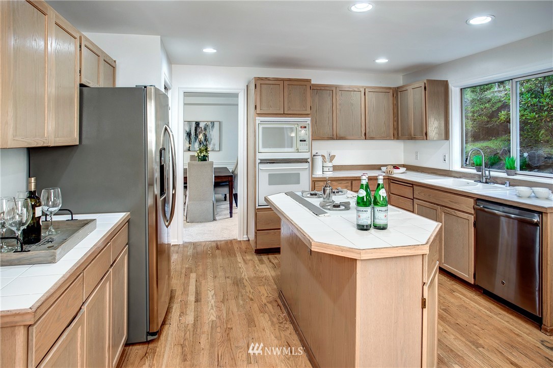 10209 Northeast 151st Street Bothell, WA 98011 - Photo 11 of 34 Gallery Image 11