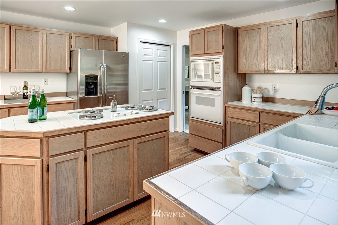 10209 Northeast 151st Street Bothell, WA 98011 - Photo 12 of 34 Gallery Image 12