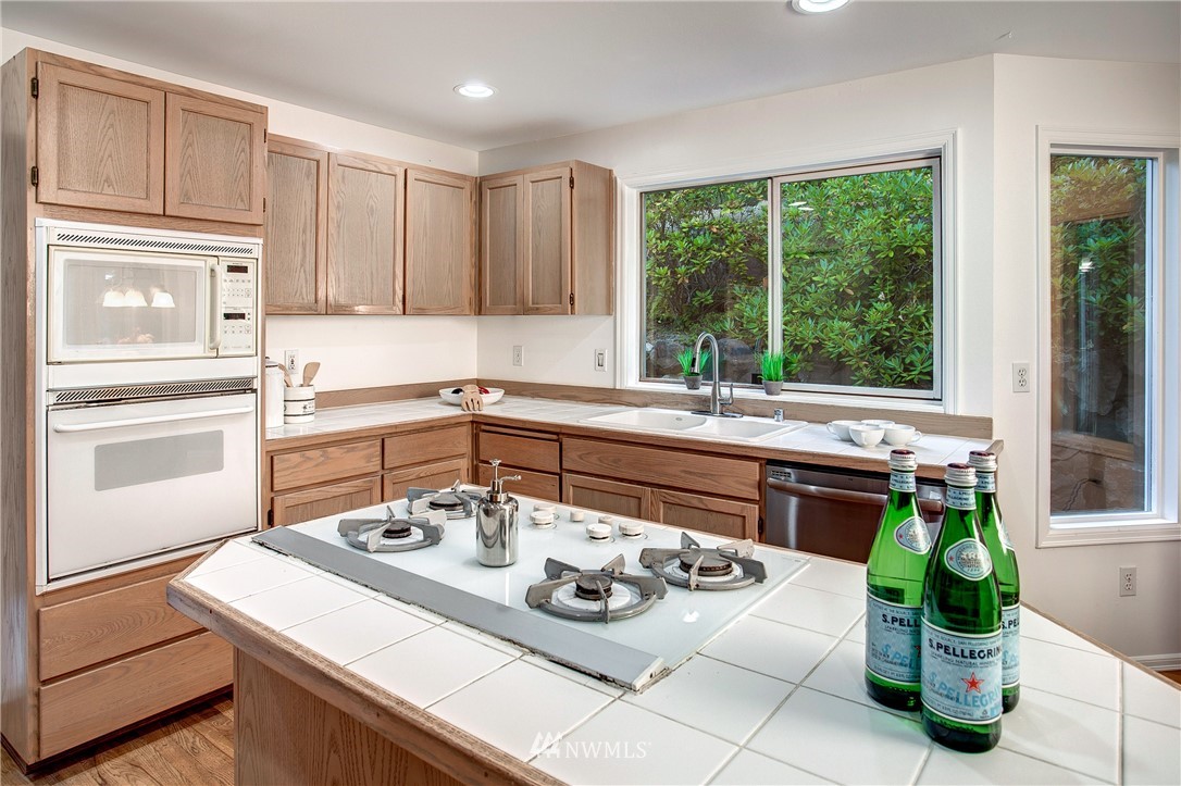 10209 Northeast 151st Street Bothell, WA 98011 - Photo 13 of 34 Gallery Image 13