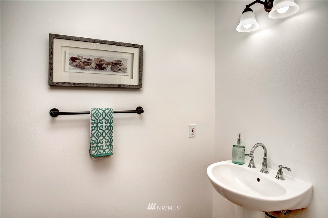 10209 Northeast 151st Street Bothell, WA 98011 - Photo 19 of 34 Gallery Image 19