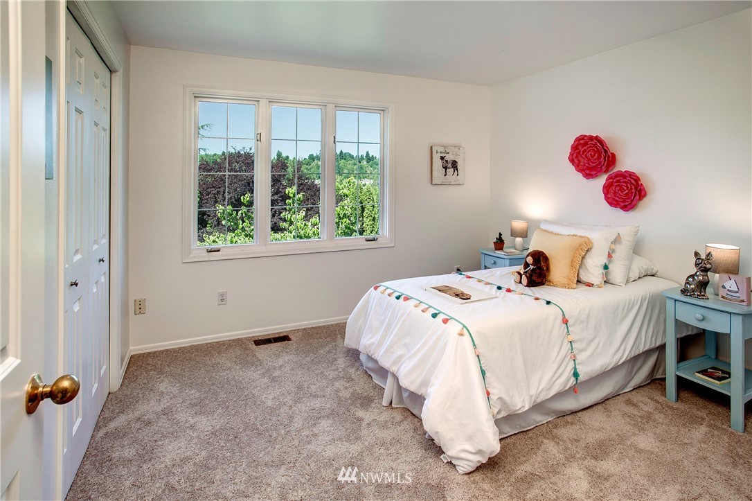 10209 Northeast 151st Street Bothell, WA 98011 - Photo 26 of 34 Gallery Image 26