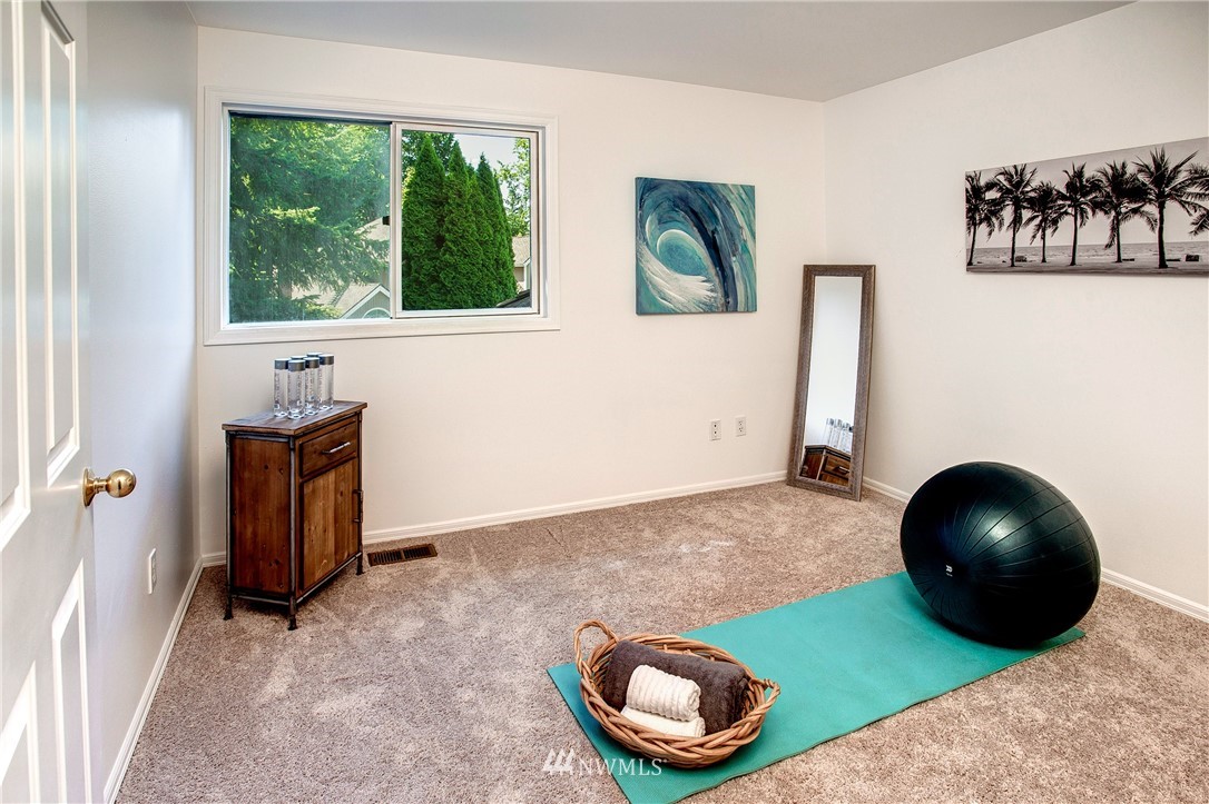10209 Northeast 151st Street Bothell, WA 98011 - Photo 28 of 34 Gallery Image 28