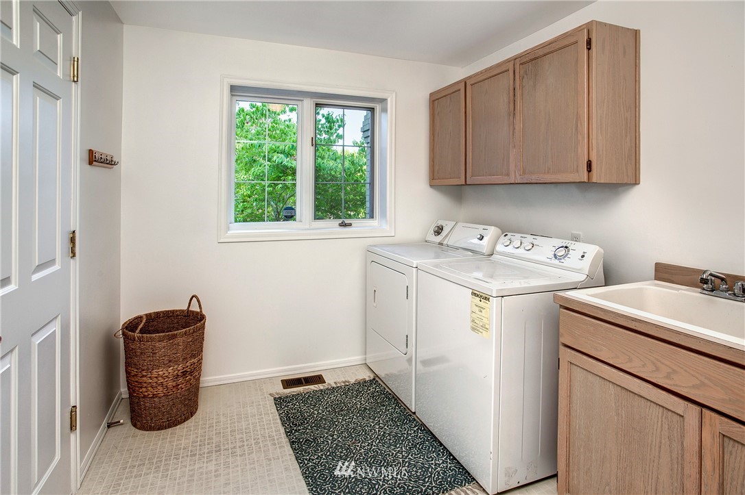 10209 Northeast 151st Street Bothell, WA 98011 - Photo 29 of 34 Gallery Image 29