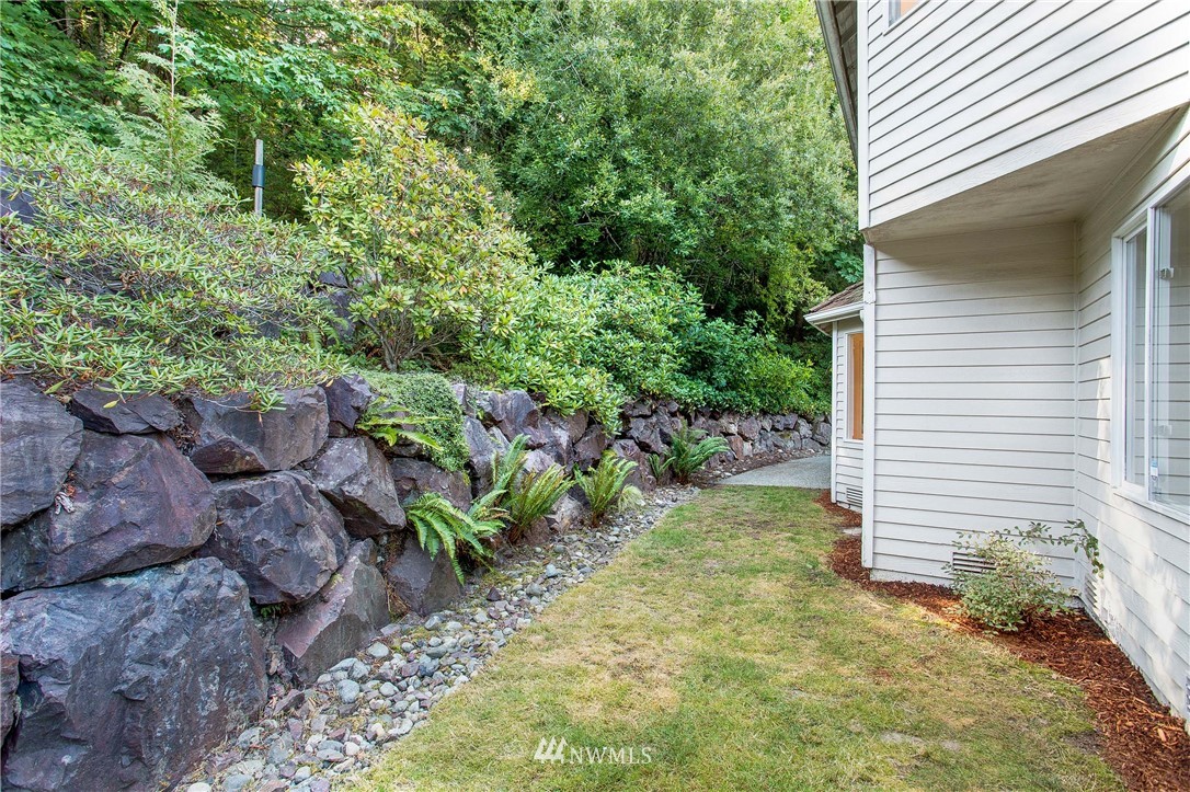 10209 Northeast 151st Street Bothell, WA 98011 - Photo 32 of 34 Gallery Image 32