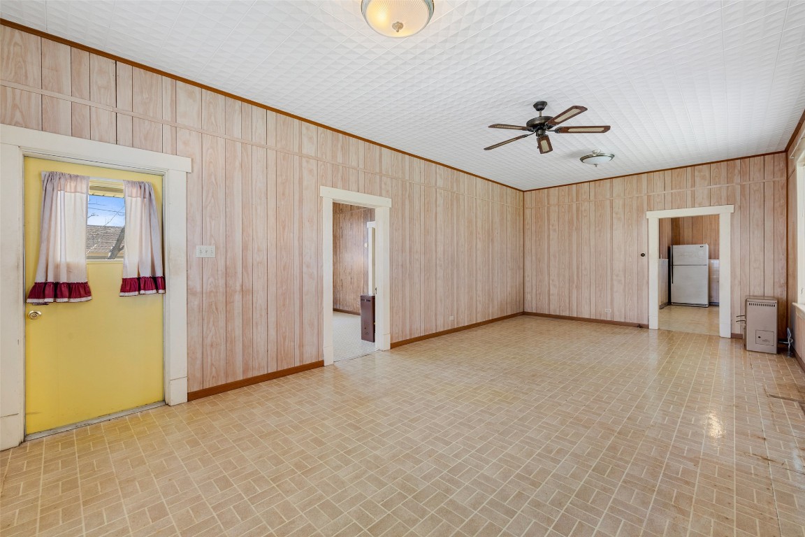 303 Vernon Street Taylor, TX 76574 - Photo 13 of 37