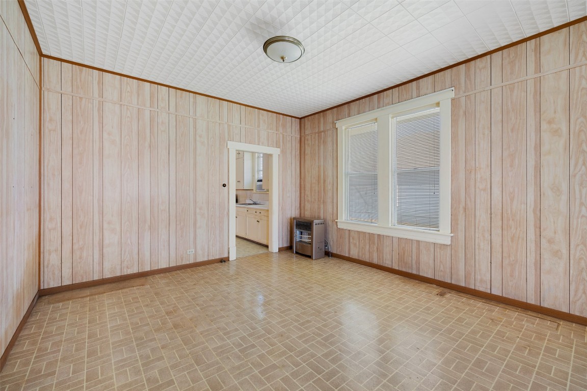 303 Vernon Street Taylor, TX 76574 - Photo 15 of 37