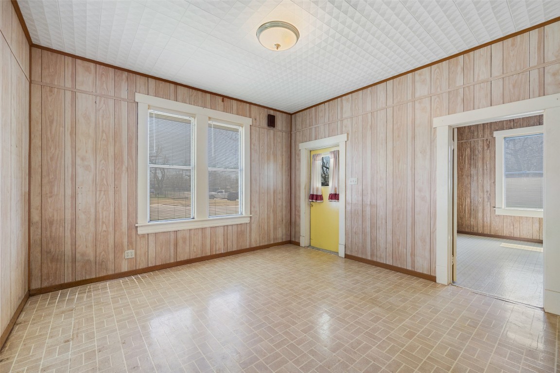 303 Vernon Street Taylor, TX 76574 - Photo 17 of 37