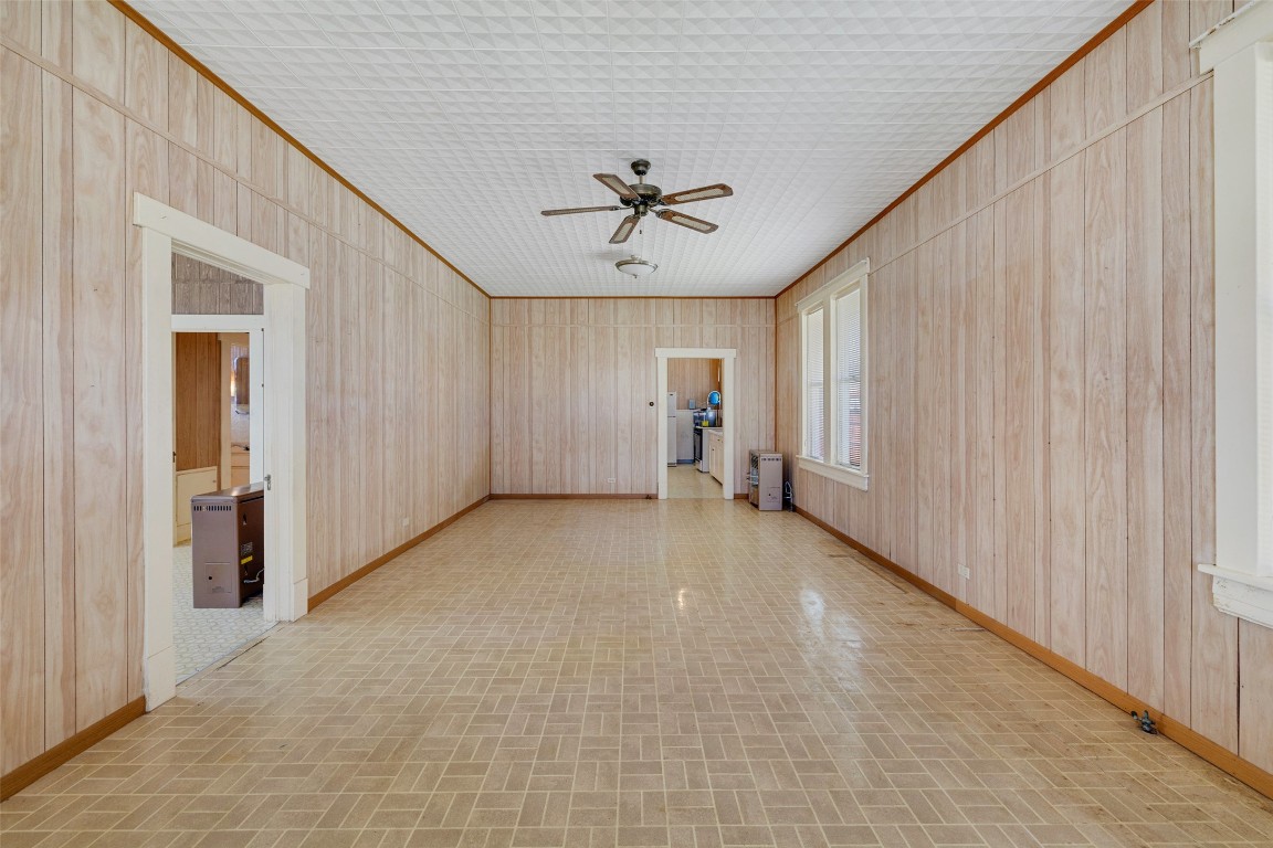 303 Vernon Street Taylor, TX 76574 - Photo 18 of 37