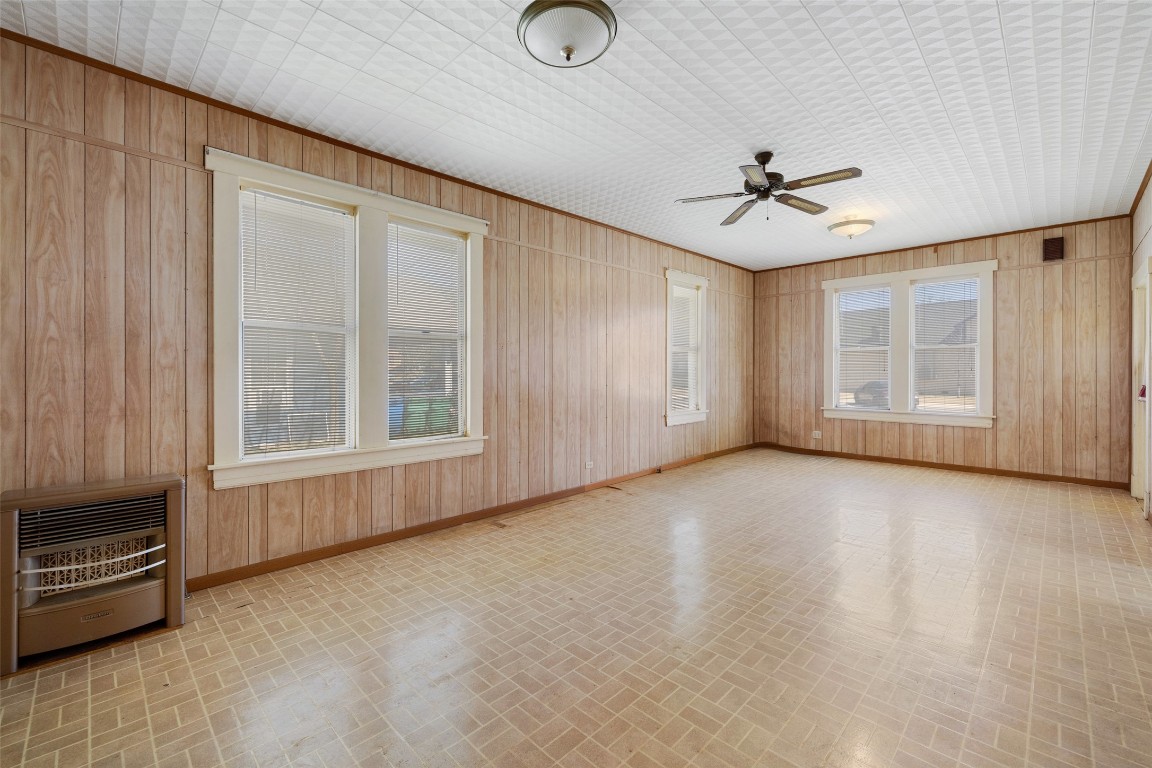 303 Vernon Street Taylor, TX 76574 - Photo 19 of 37