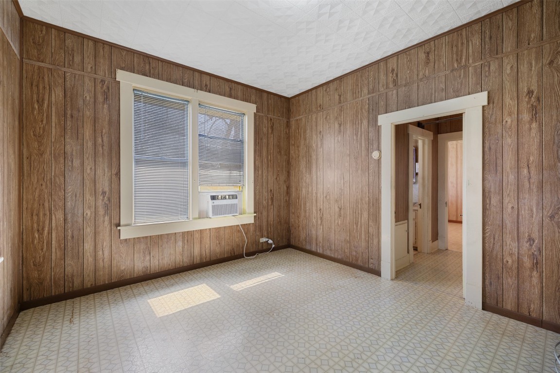 303 Vernon Street Taylor, TX 76574 - Photo 21 of 37