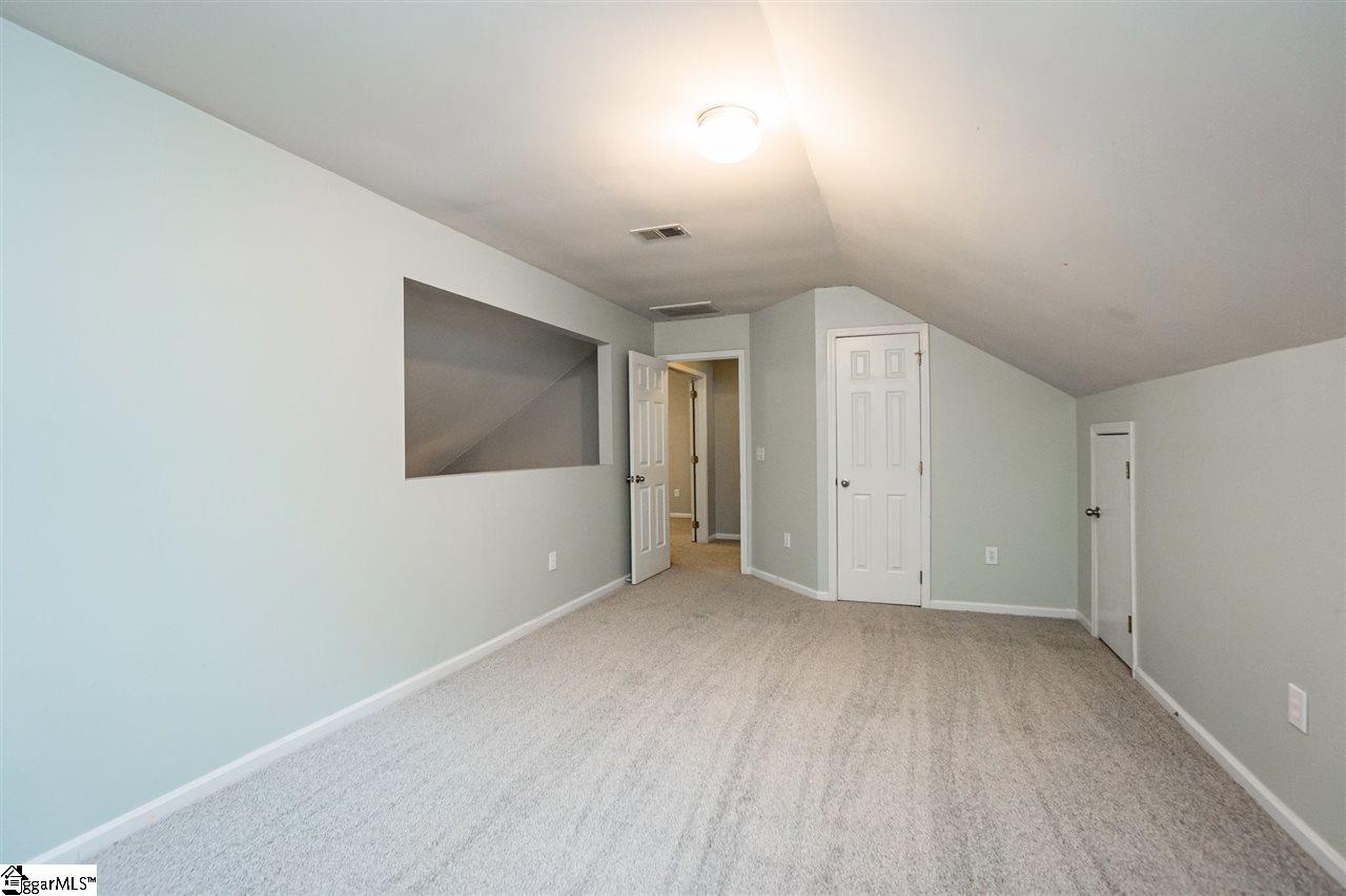 8 Moss Spring Court Simpsonville, SC 29680 - Photo 14 of 36 Gallery Image 14