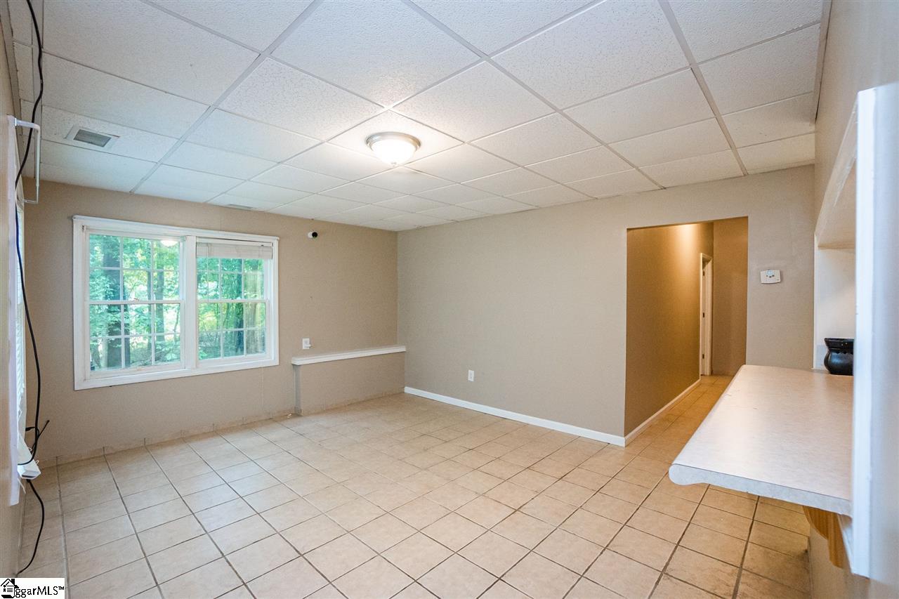 8 Moss Spring Court Simpsonville, SC 29680 - Photo 26 of 36 Gallery Image 26