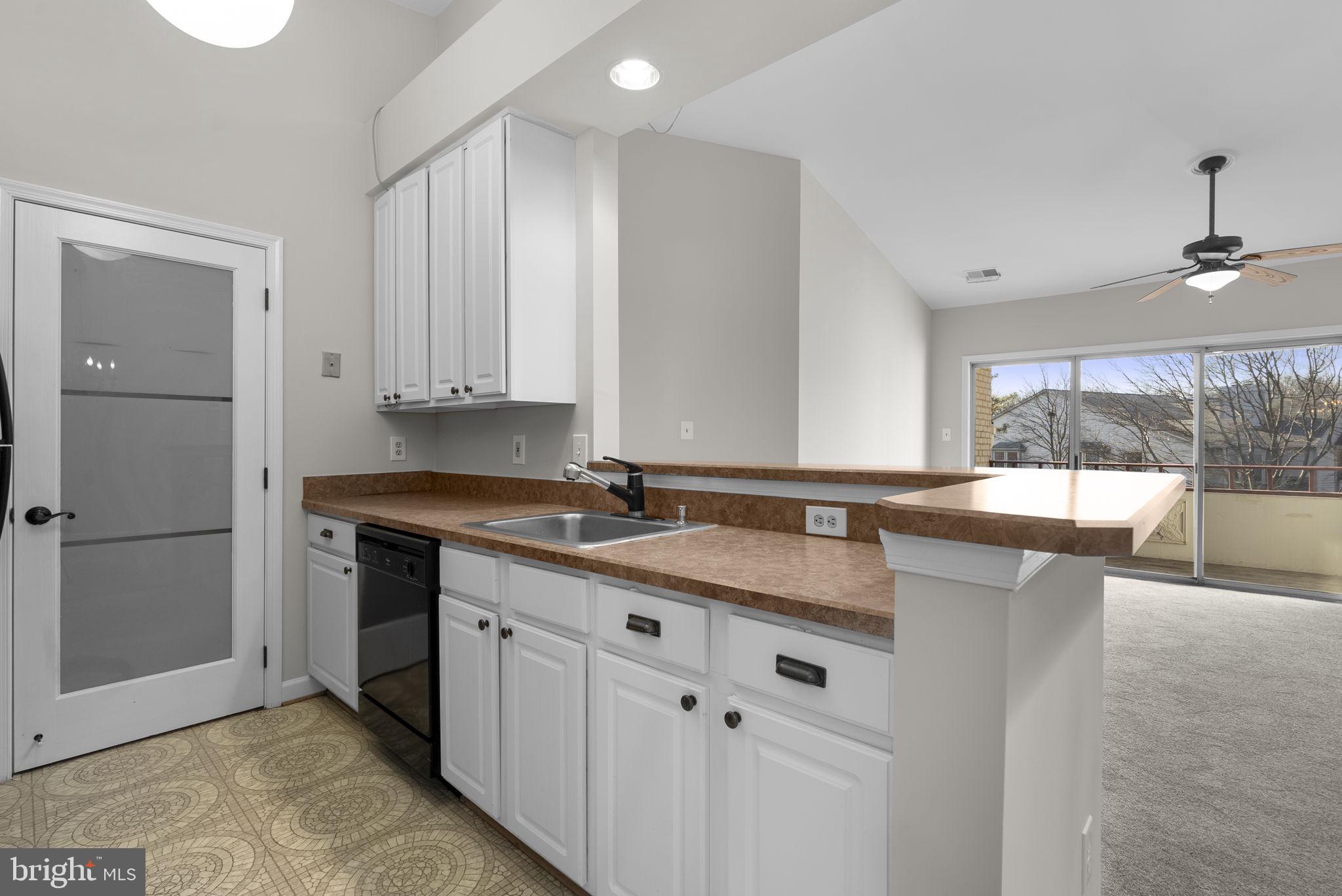 13701 Modrad Way, Unit 31 Silver Spring, MD 20904 - Photo 19 of 29 Kitchen