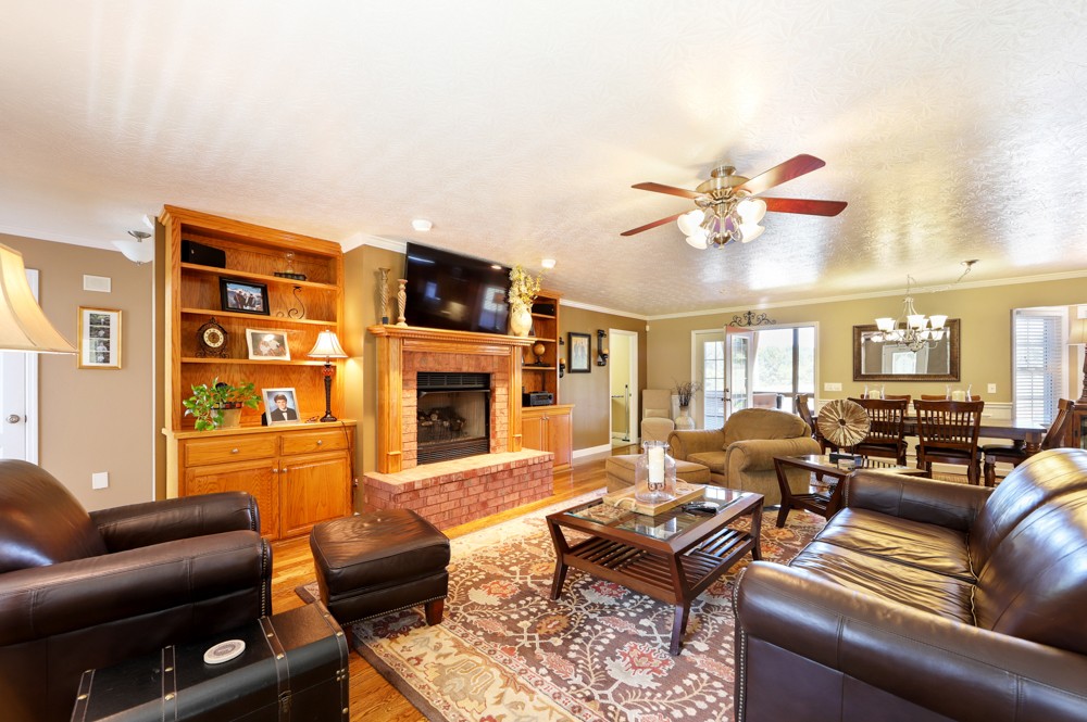 1055 Jim Read Road Chapmansboro, TN 37035 - Photo 3 of 50 Gallery Image 3