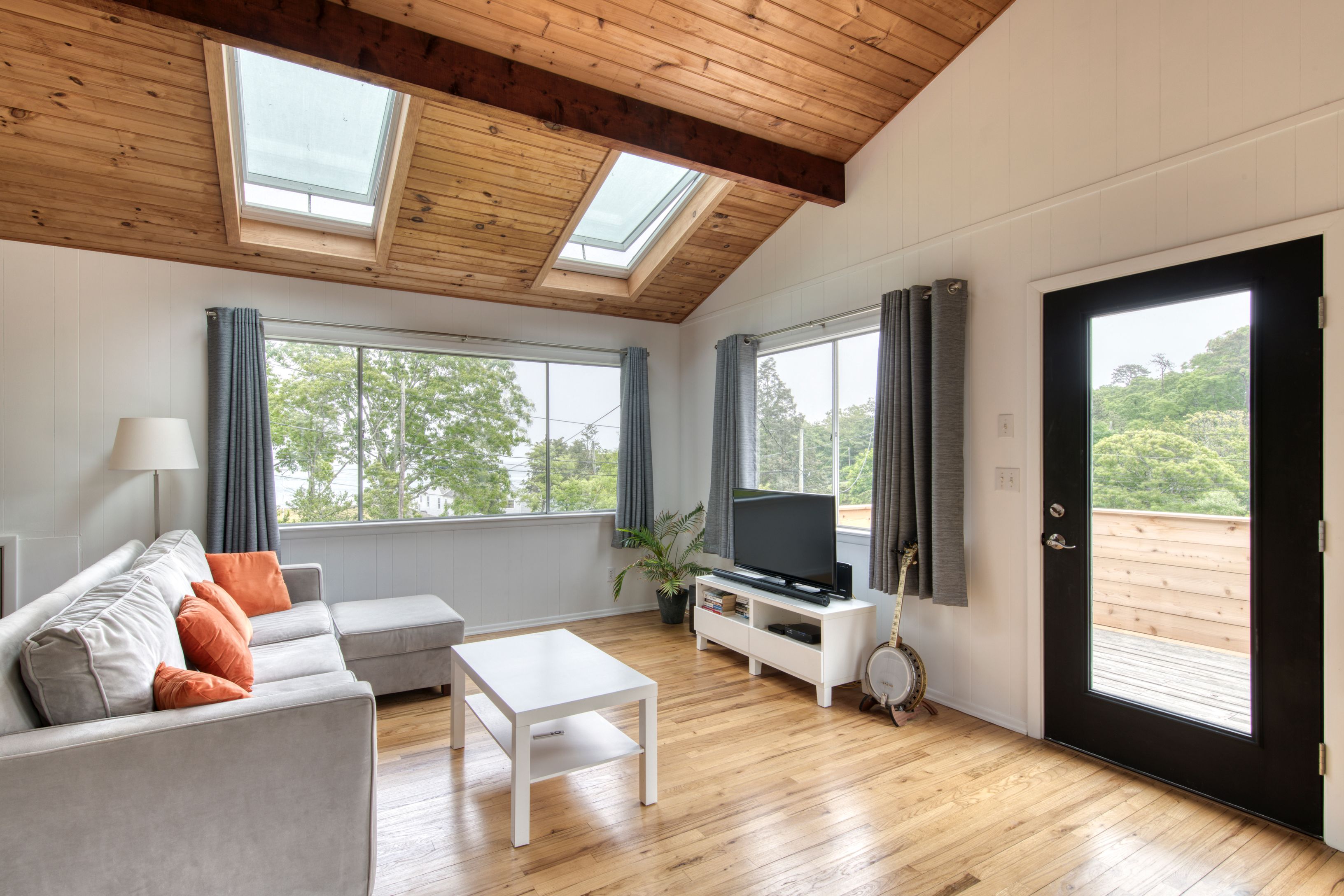 9 Sun Valley Road Hampton Bays, NY 11946 - Photo 9 of 19