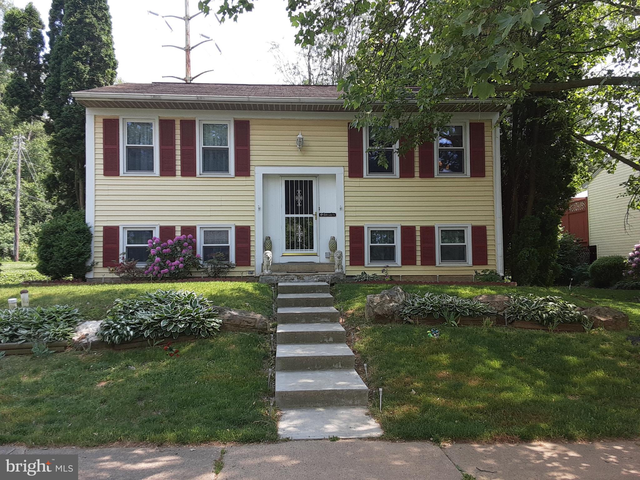 532 Wallingford Road Lancaster, PA 17601 - Photo 1 of 14 Front View