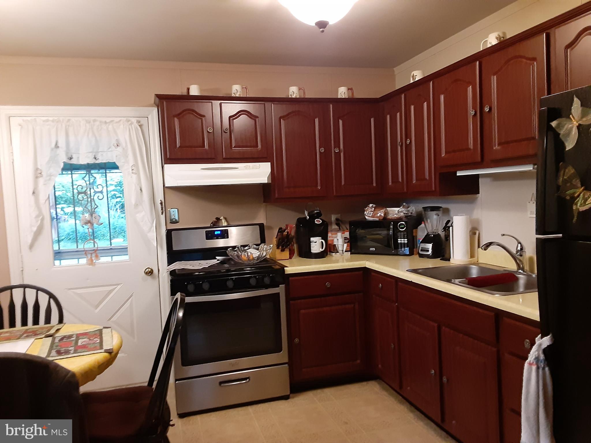532 Wallingford Road Lancaster, PA 17601 - Photo 4 of 14 Kitchen