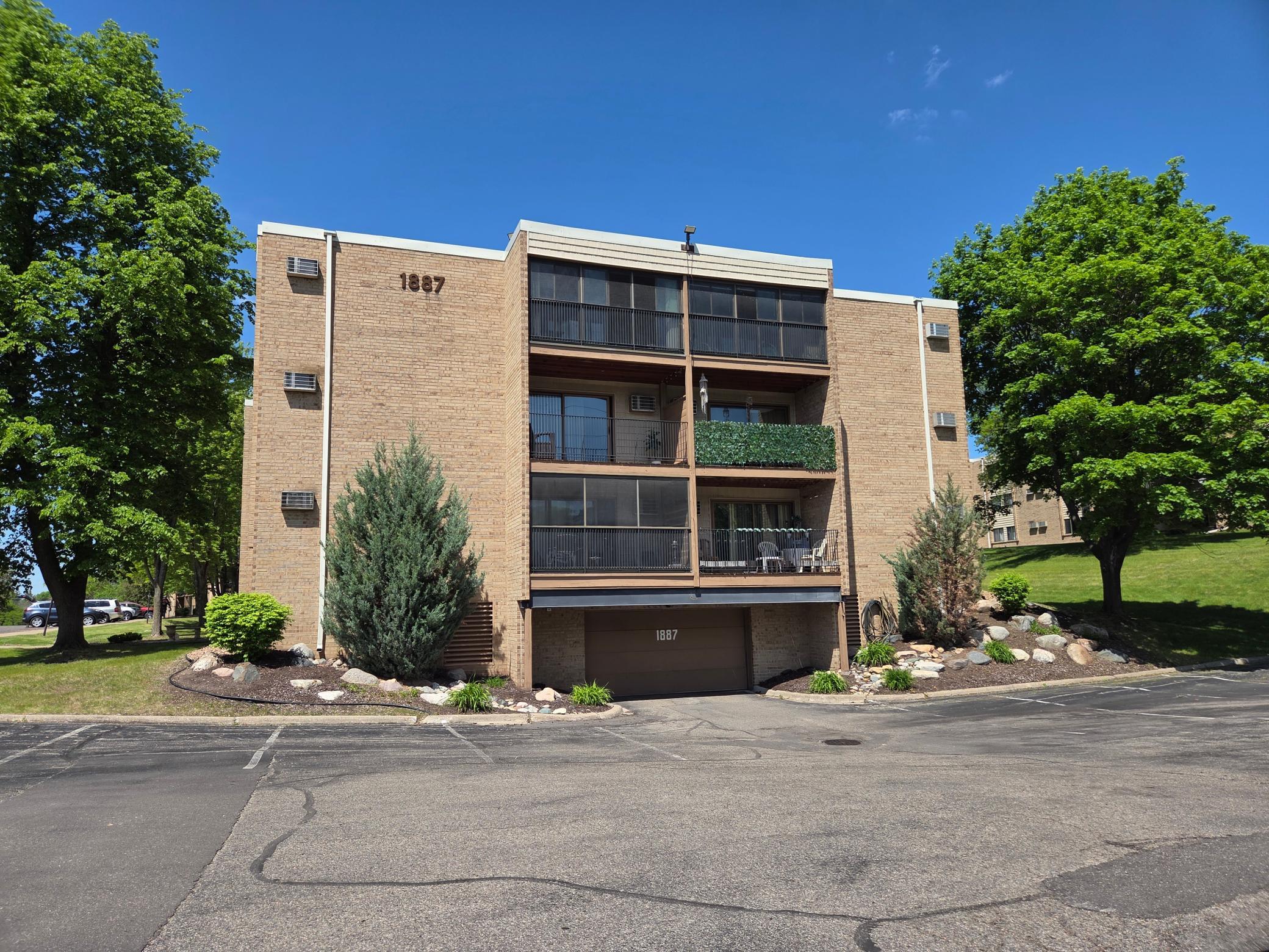 1887 Silver Bell Road, Unit 213 Eagan, MN 55122 - Photo 2 of 34
