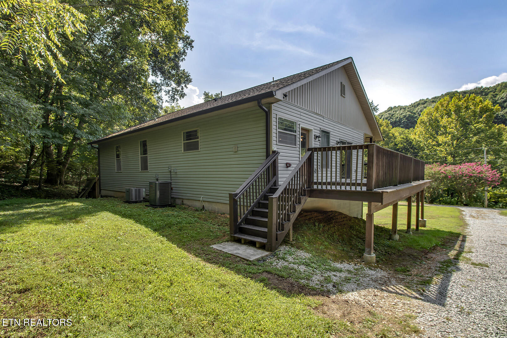 287 Cave Creek Road Loudon, TN 37774 - Photo 48 of 60 48_CaveCreekRoad_287_BackLeft-SideDeckAc