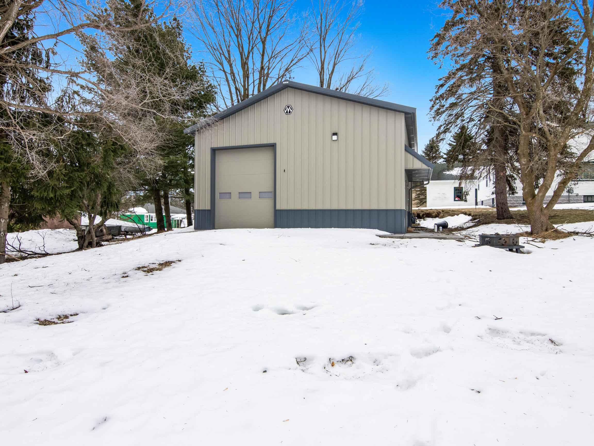 439 9th Street Manistee, MI 49660 - Photo 2 of 16 12-Scene-8