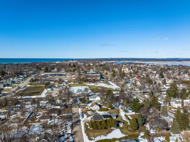 $199,900 | 439 9th Street, Manistee, MI 49660