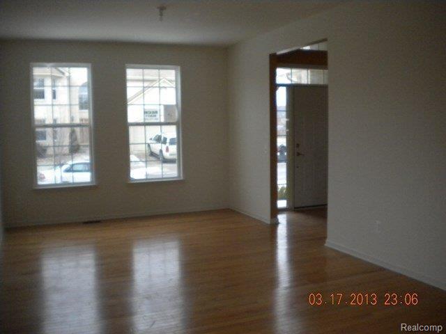 5190 Ridge Lane Warren, MI 48092 - Photo 2 of 10 DSCN8688.JPG