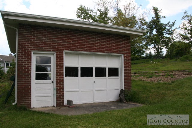 307 Scene-A-Rama Drive Boone, NC 28607 - Photo 6 of 14 Gallery Image 6
