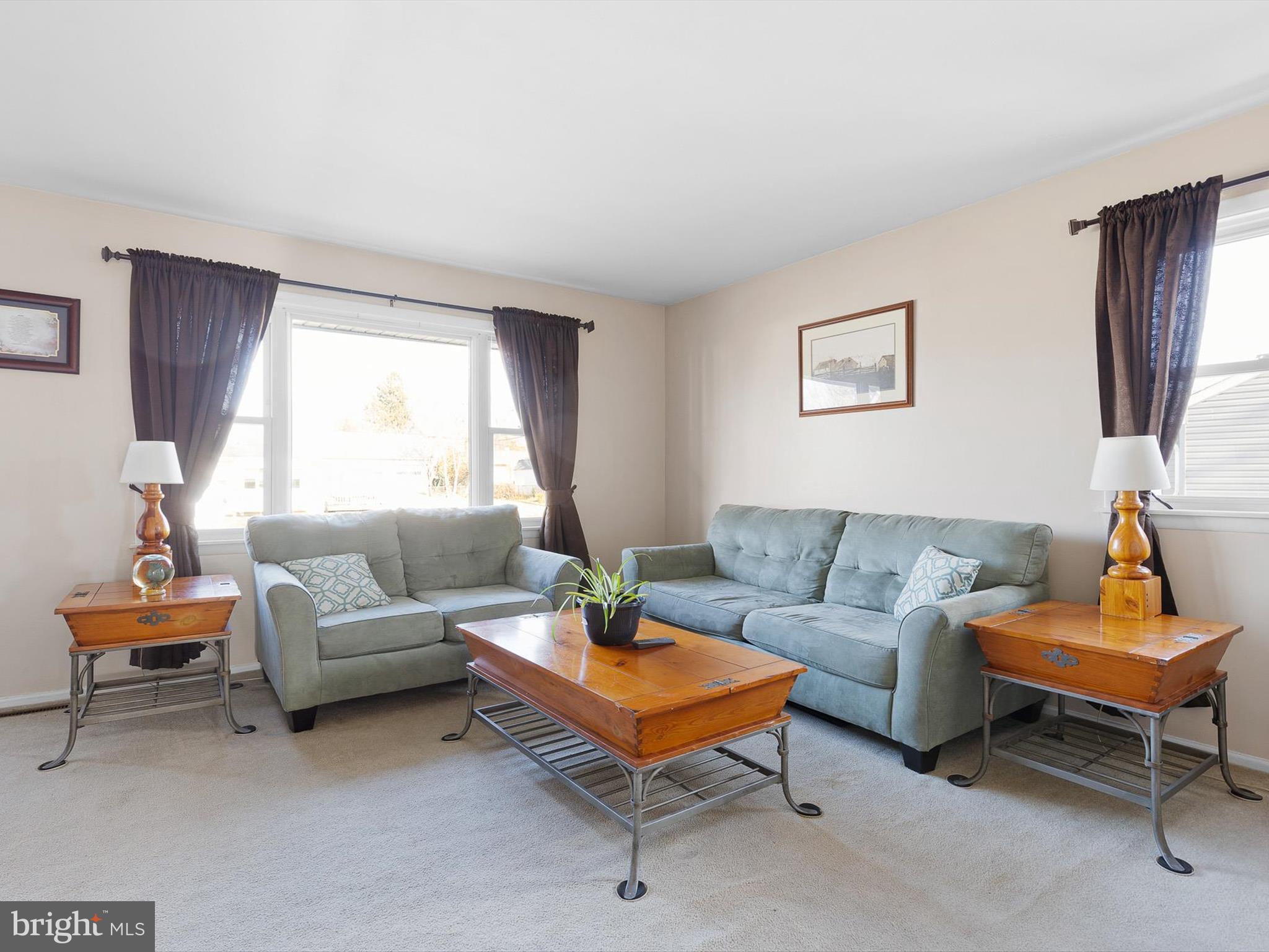 229 Elderfield Road Newark, DE 19713 - Photo 3 of 25 Living Room