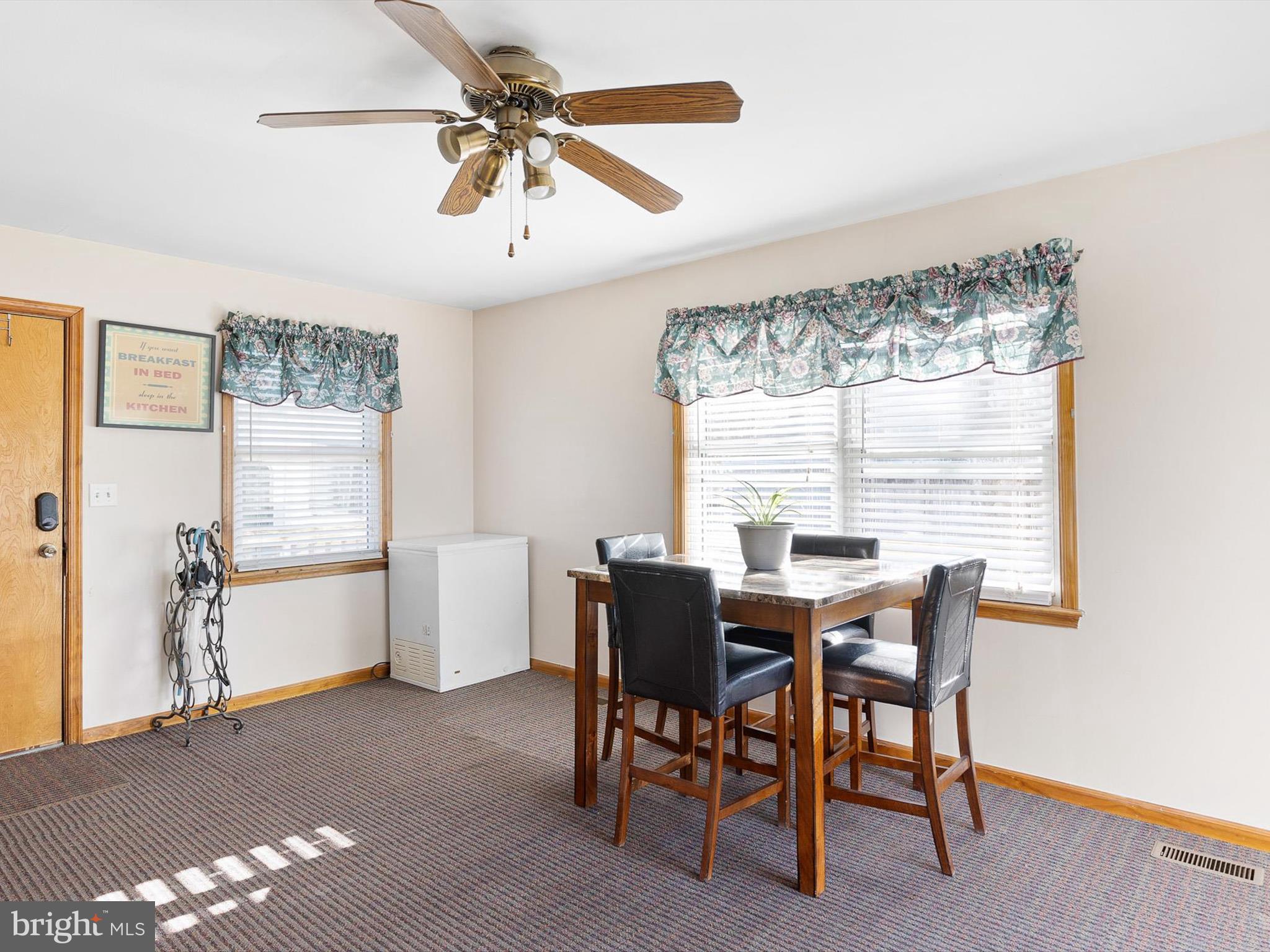 229 Elderfield Road Newark, DE 19713 - Photo 10 of 25 Dining Room