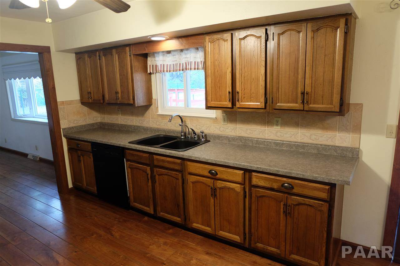 809 Prairie Lane Manito, IL 61546 - Photo 10 of 35 Gallery Image 10