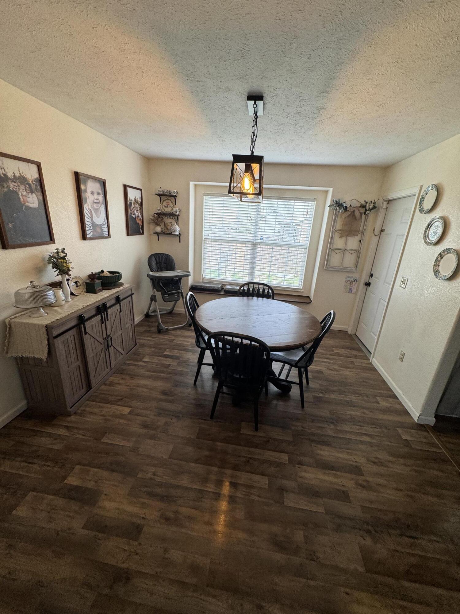 700 Robin Road Mountain Grove, MO 65711 - Photo 10 of 29 IMG_8742 (1)