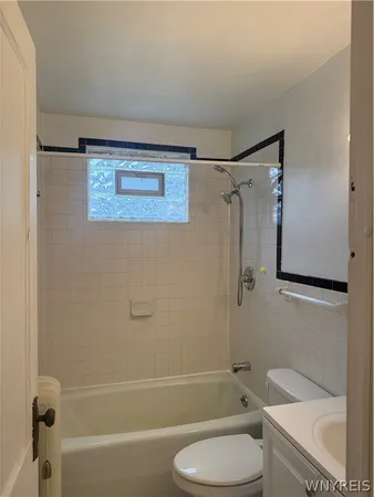 $1,800 | 37 Inwood Place, Buffalo, NY 14209