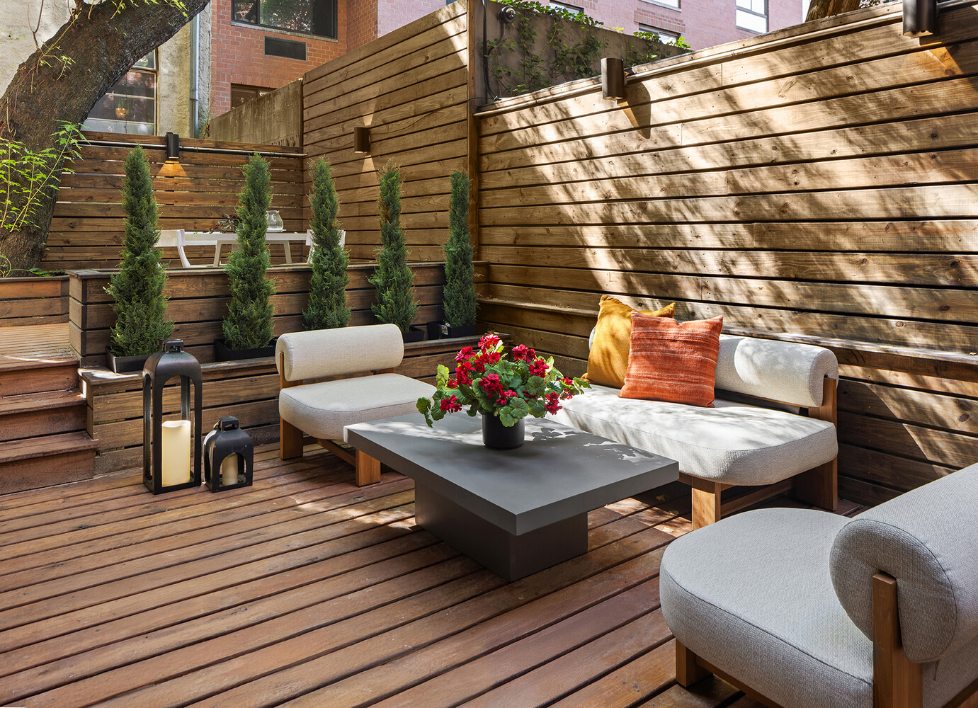 436 West 20th Street Manhattan, NY 10011 - Photo 20 of 24 a view of a terrace with seating area